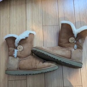 Bailey Button Short Tan Uggs